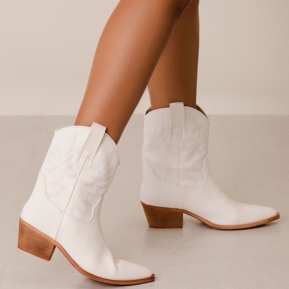 MIIM Claire White Vegan Leather Festival Embroidered Low Cowboy Boot - Picture 6 of 6